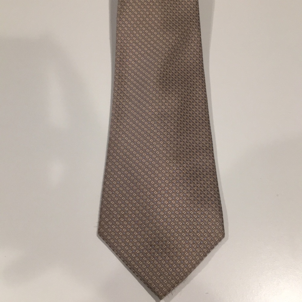 5/$25 Geoffrey Beene Tie. Reg width & length
